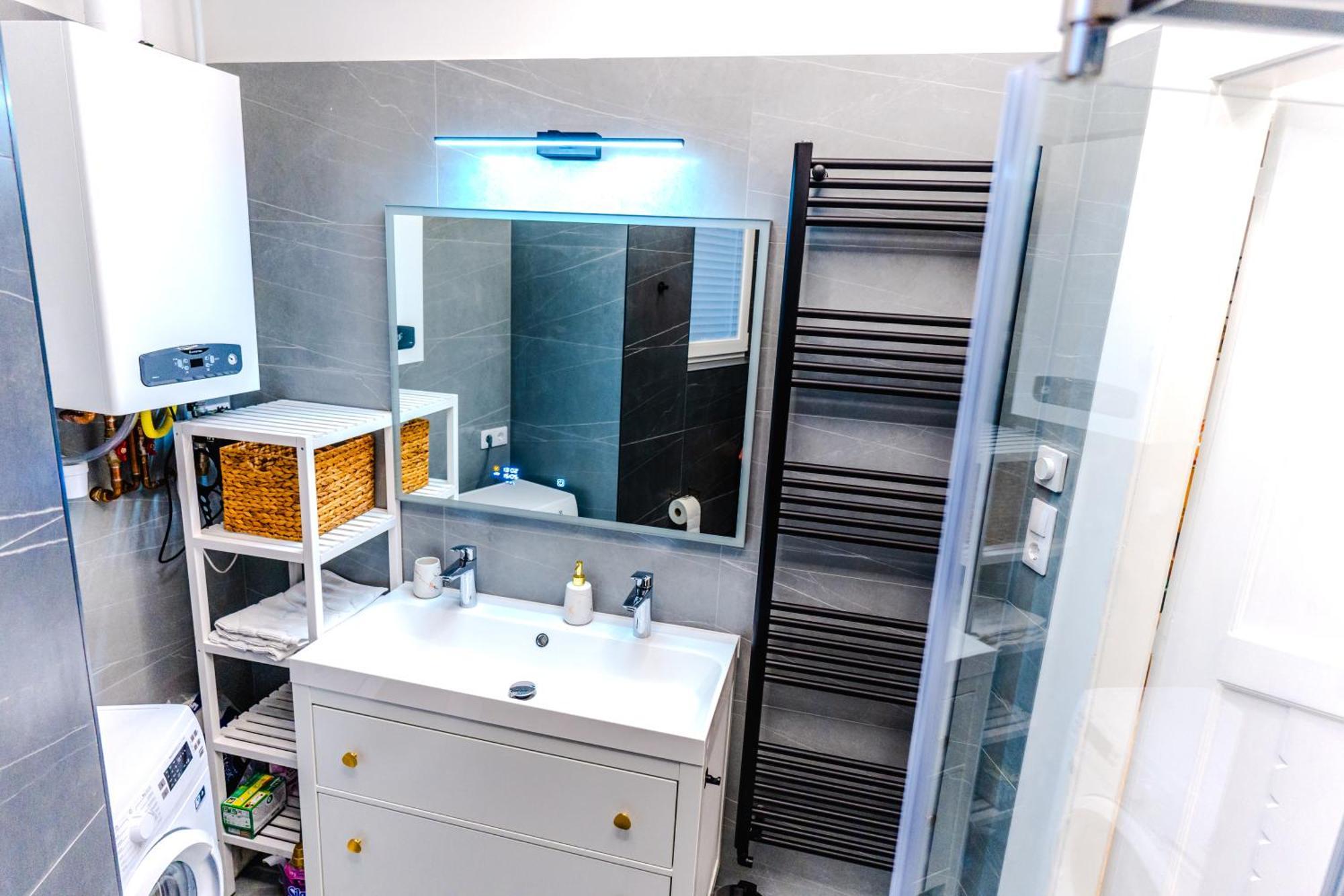 2 Bedrooms And Living Your Modern In Budapest