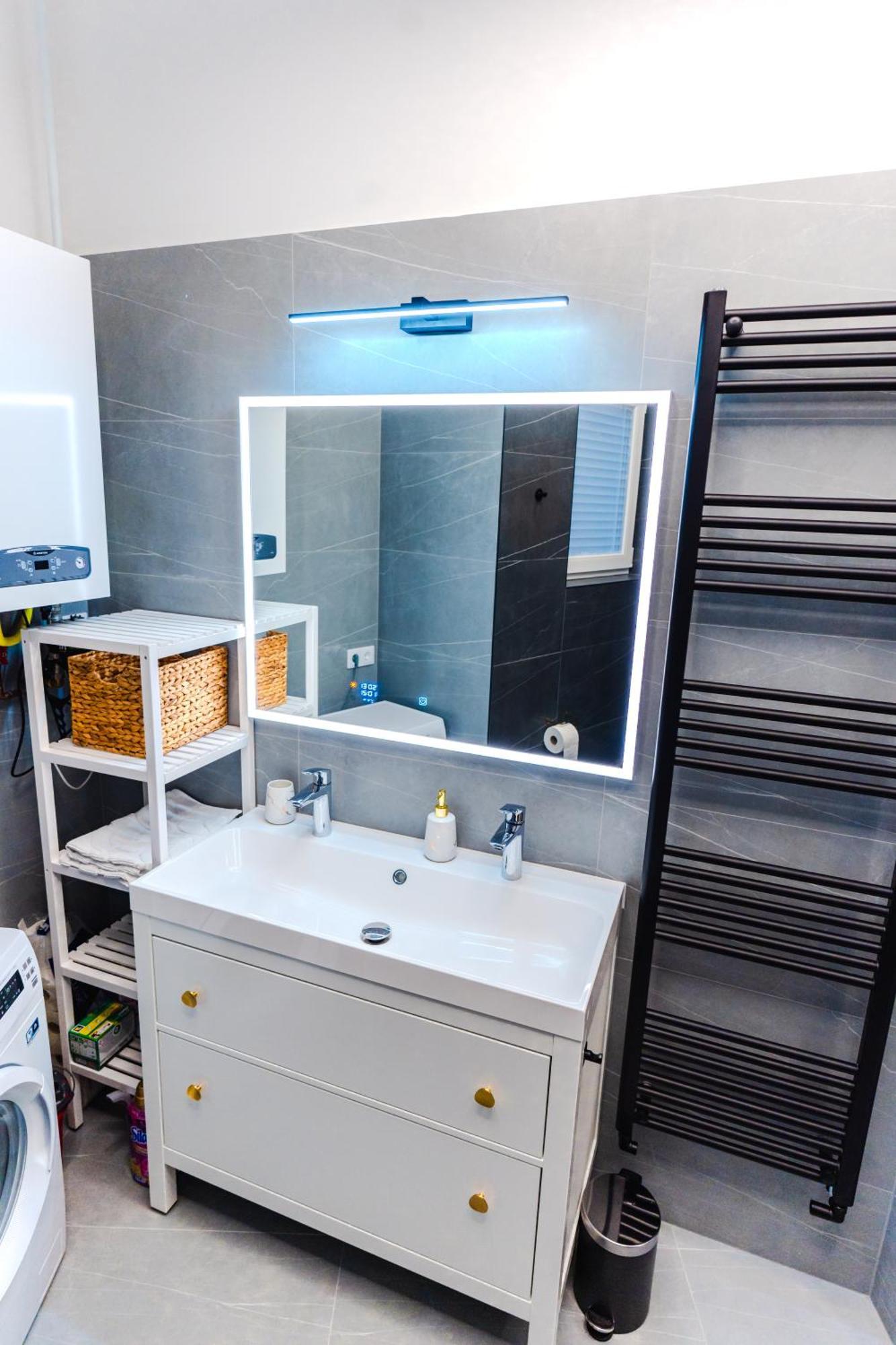 2 Bedrooms And Living Your Modern In Apartment Budapest