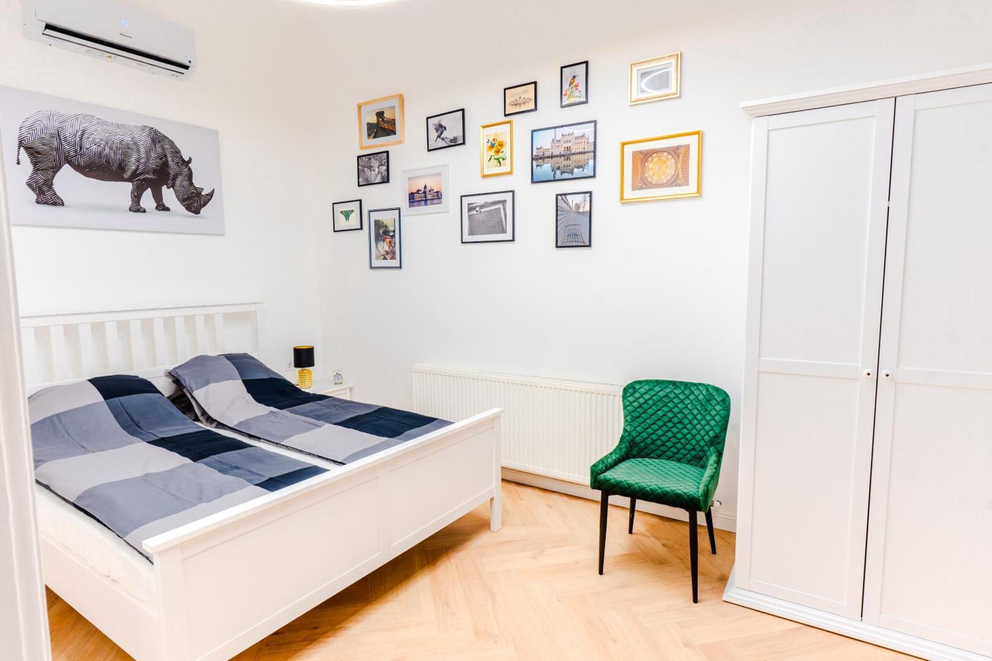 Apartment 2 Bedrooms And Living Your Modern In *
