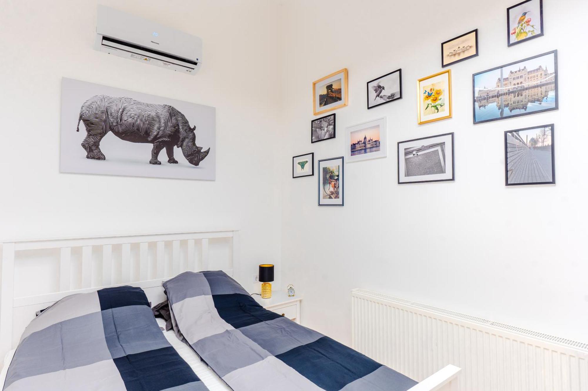 Apartment 2 Bedrooms And Living Your Modern In *